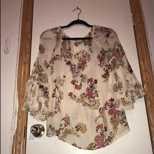 Cream Blouse w/ flowers 🌺